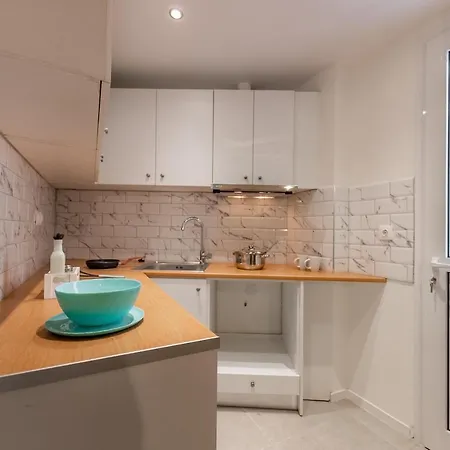 Under Acropolis Hill Apartment Athens